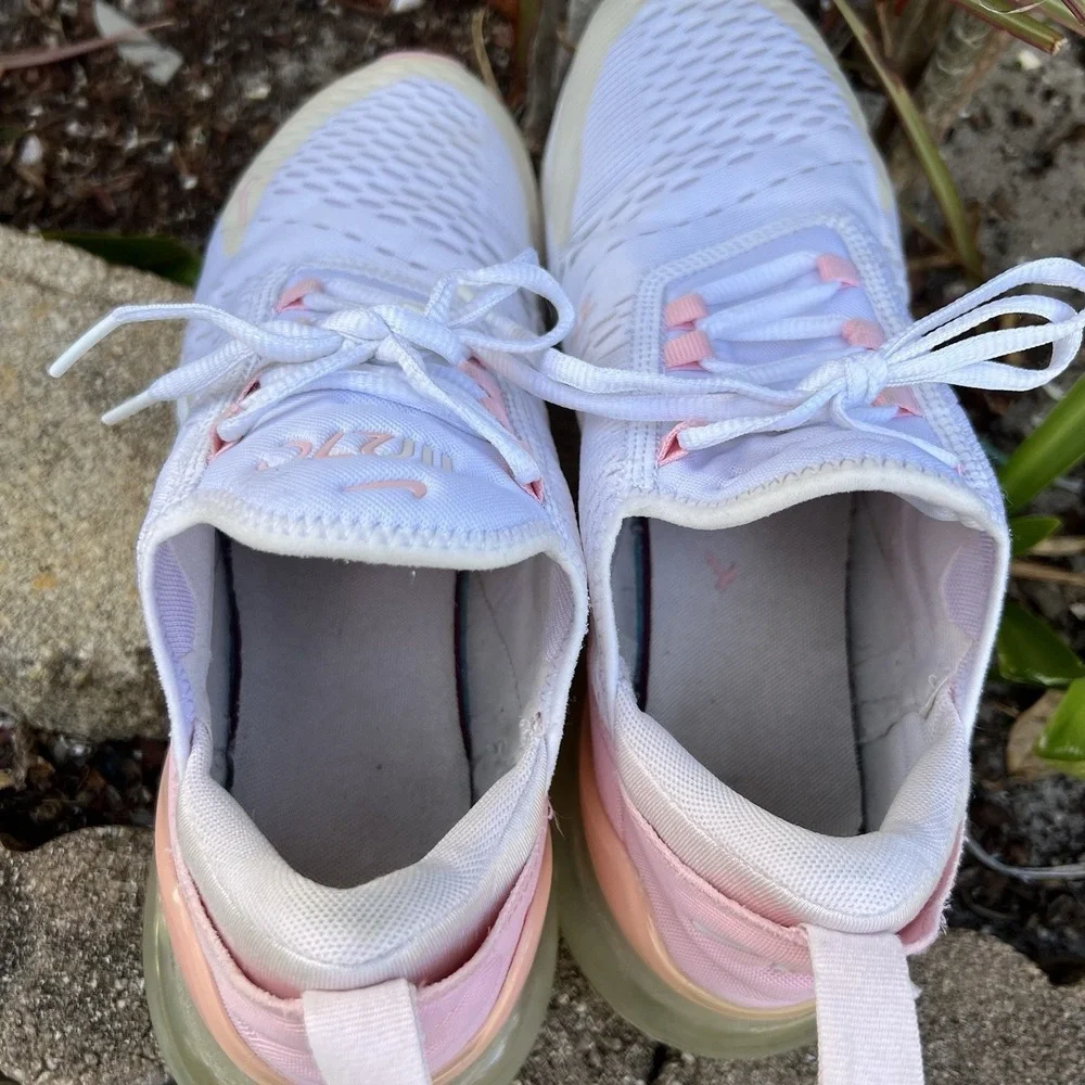 Nike Air Max 270 Womens Size 11 Athletic Running Shoes Sneakers FJ4575-100 White